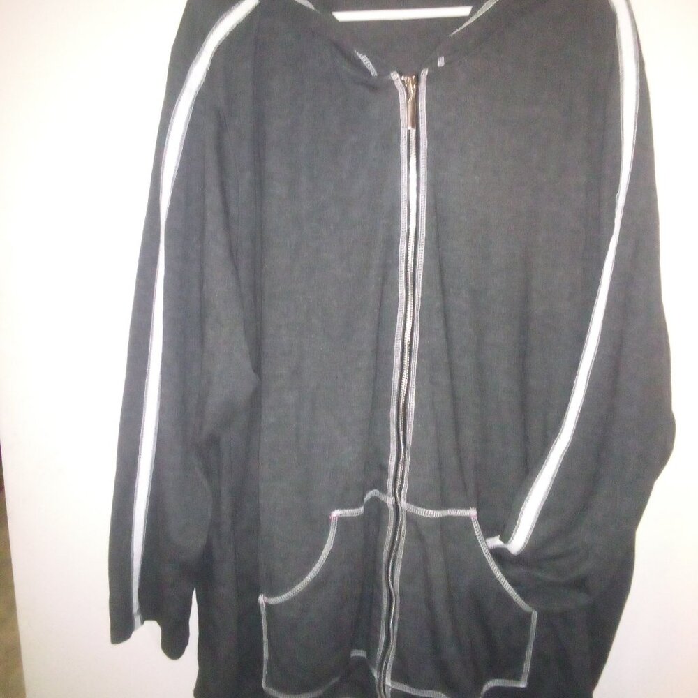 AVENUE 30/32 ZIP FRONT HOODIE, GREY